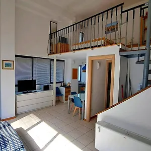  Appartamento Gemme Fiorentine In Front Of The Train Station 5 Minutes From The Centre Free Parking Italia